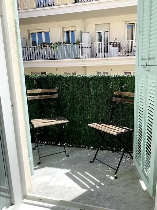 Luxuriously Furnished Bright Newly Renovated Oasis Apartment Nice