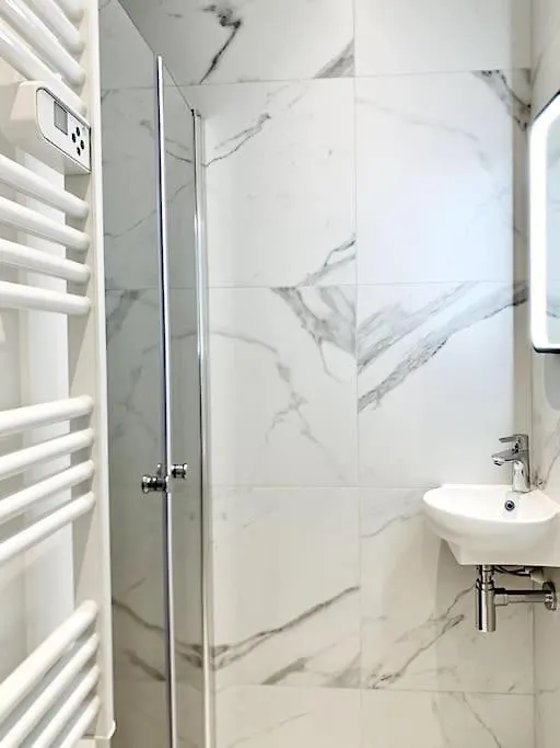 Luxuriously Furnished Bright Newly Renovated Oasis Apartment Nice France